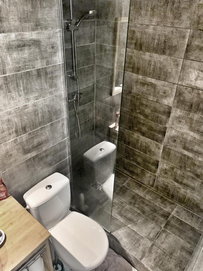 Appartement Duplex Climatise Avec Wi-Fi - Plage Pointe Marin A Pieds, Recemment Renove Sainte-Anne Esterno foto
