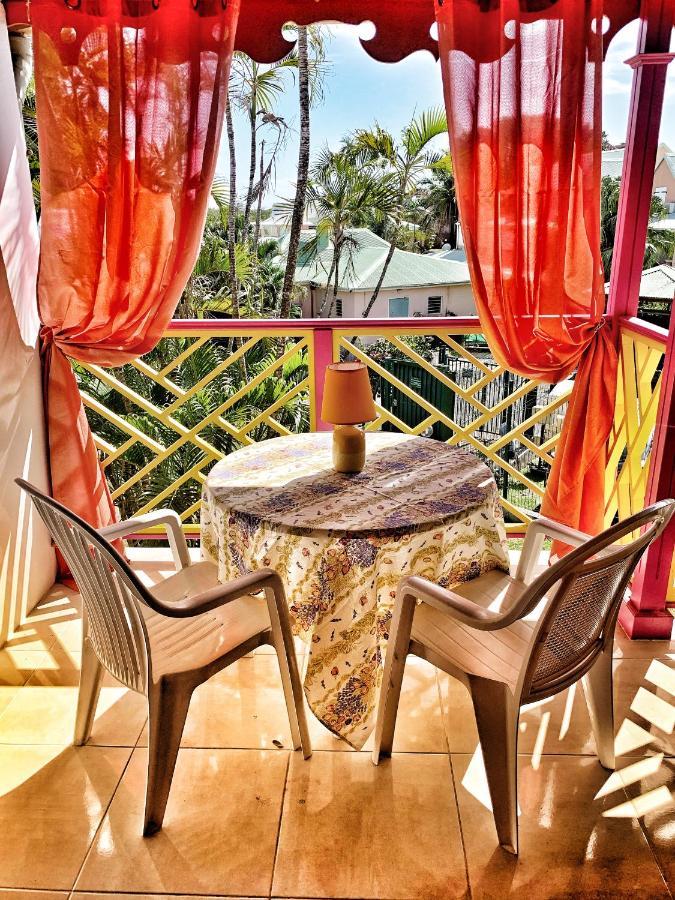 Appartement Duplex Climatise Avec Wi-Fi - Plage Pointe Marin A Pieds, Recemment Renove Sainte-Anne Esterno foto