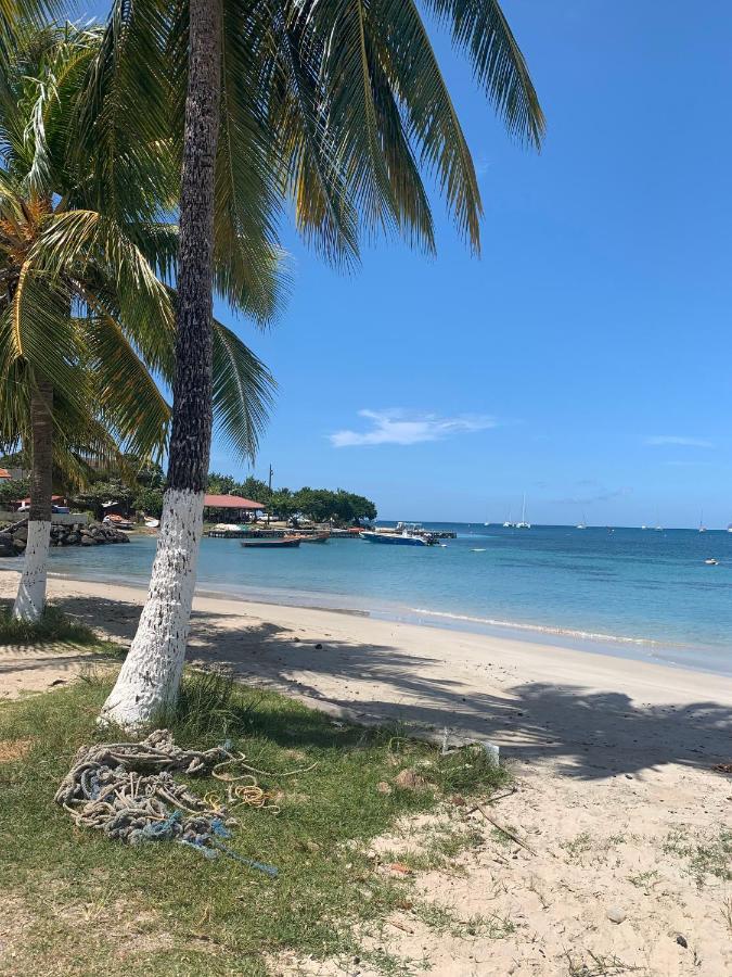 Appartement Duplex Climatise Avec Wi-Fi - Plage Pointe Marin A Pieds, Recemment Renove Sainte-Anne Esterno foto