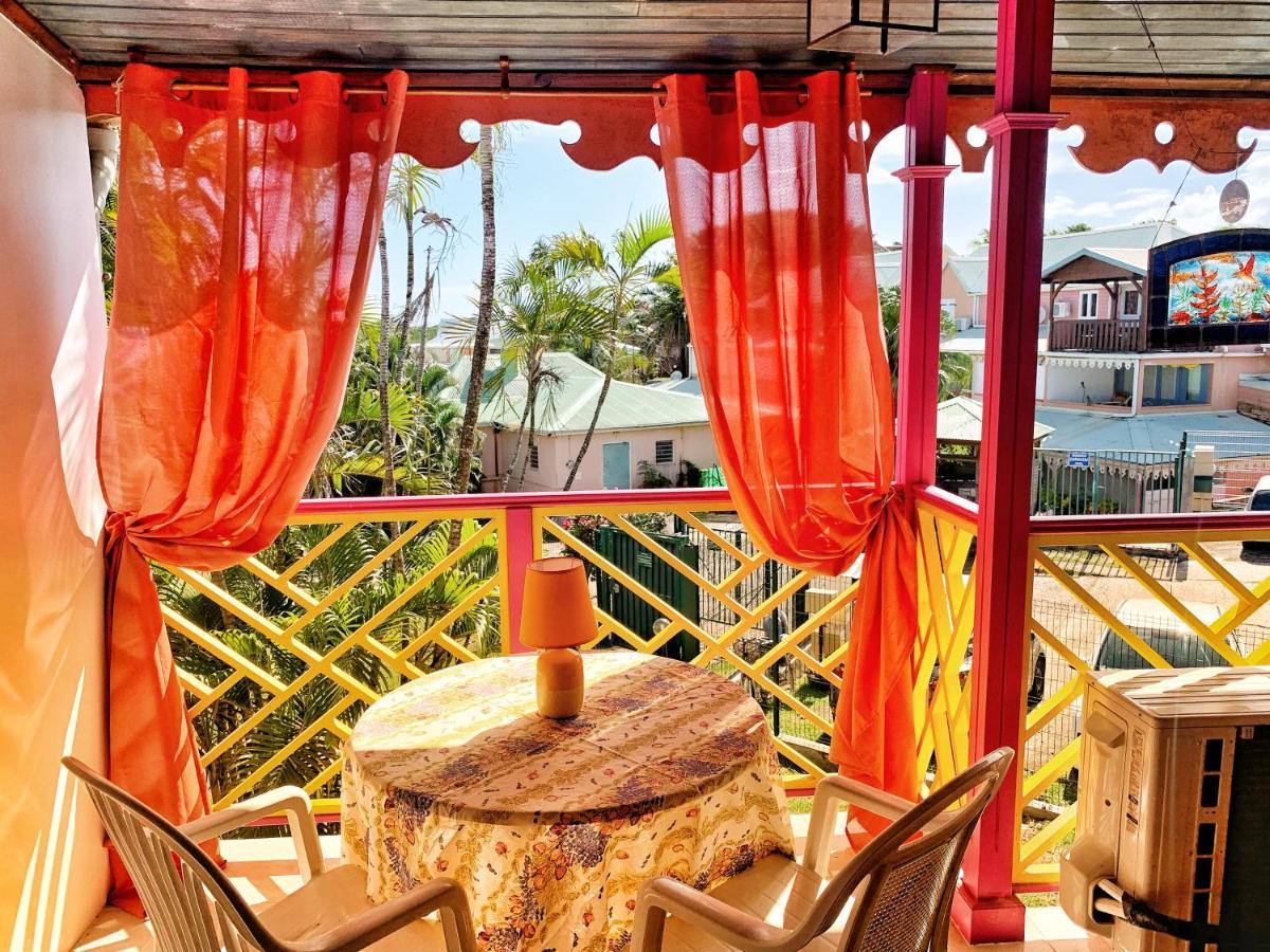 Appartement Duplex Climatise Avec Wi-Fi - Plage Pointe Marin A Pieds, Recemment Renove Sainte-Anne Esterno foto