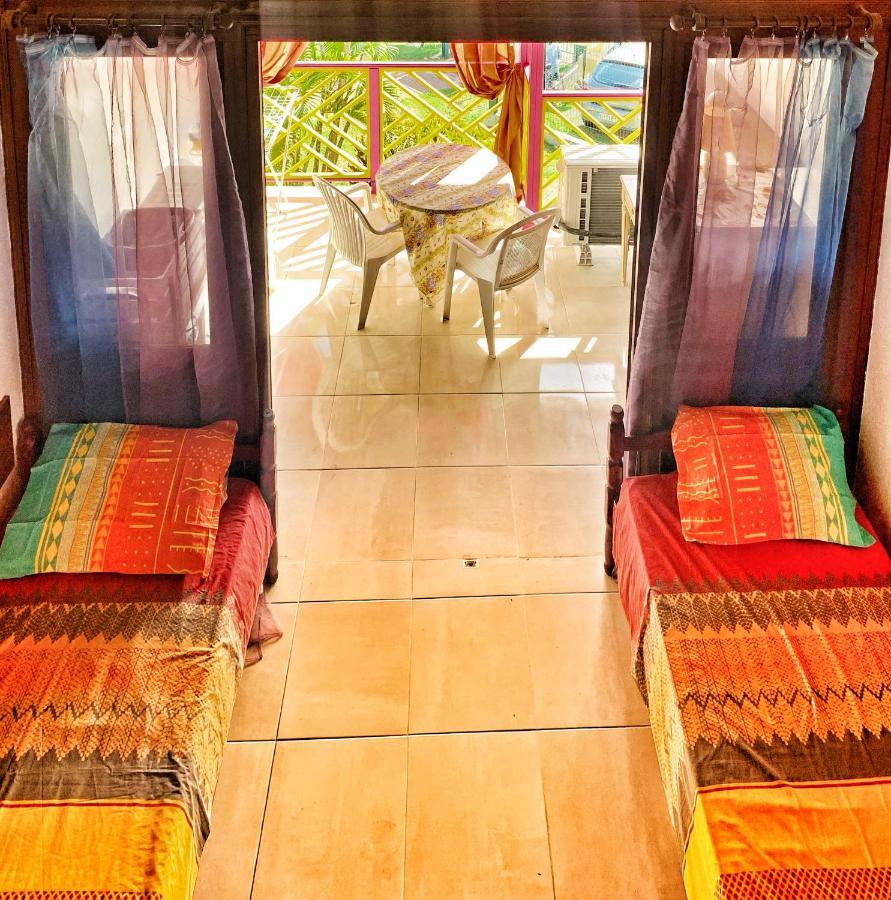Appartement Duplex Climatise Avec Wi-Fi - Plage Pointe Marin A Pieds, Recemment Renove Sainte-Anne Esterno foto